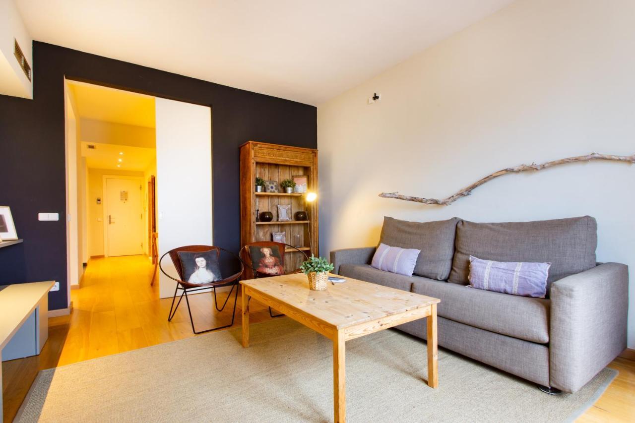 Friendly Rentals Gran Via Barcelona Exterior photo
