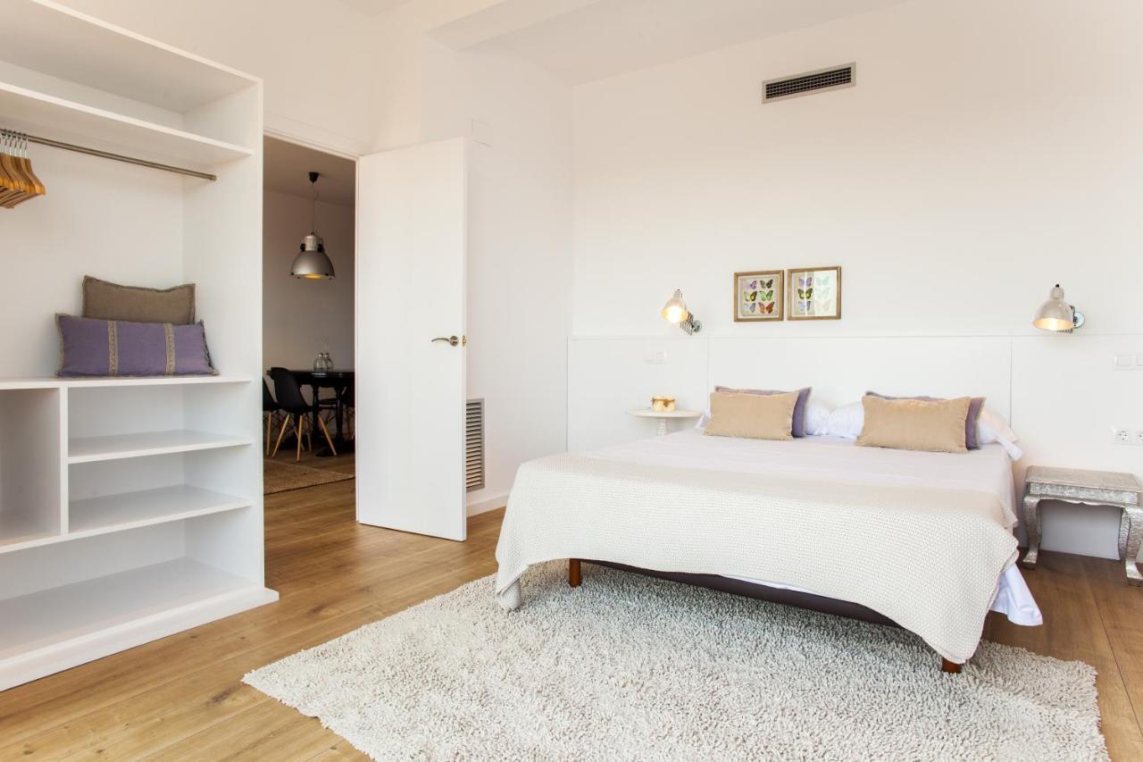 Friendly Rentals Gran Via Barcelona Exterior photo