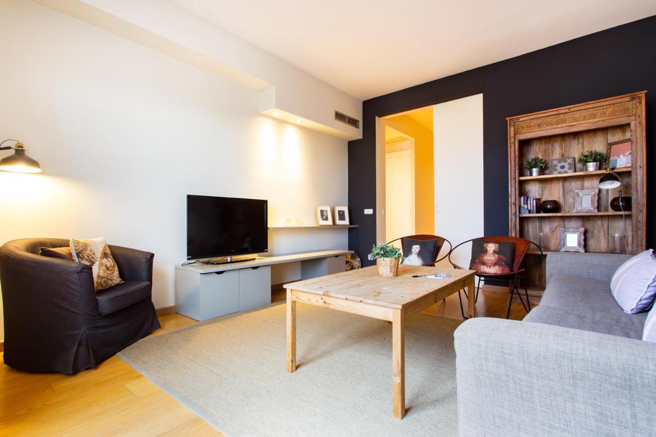Friendly Rentals Gran Via Barcelona Exterior photo