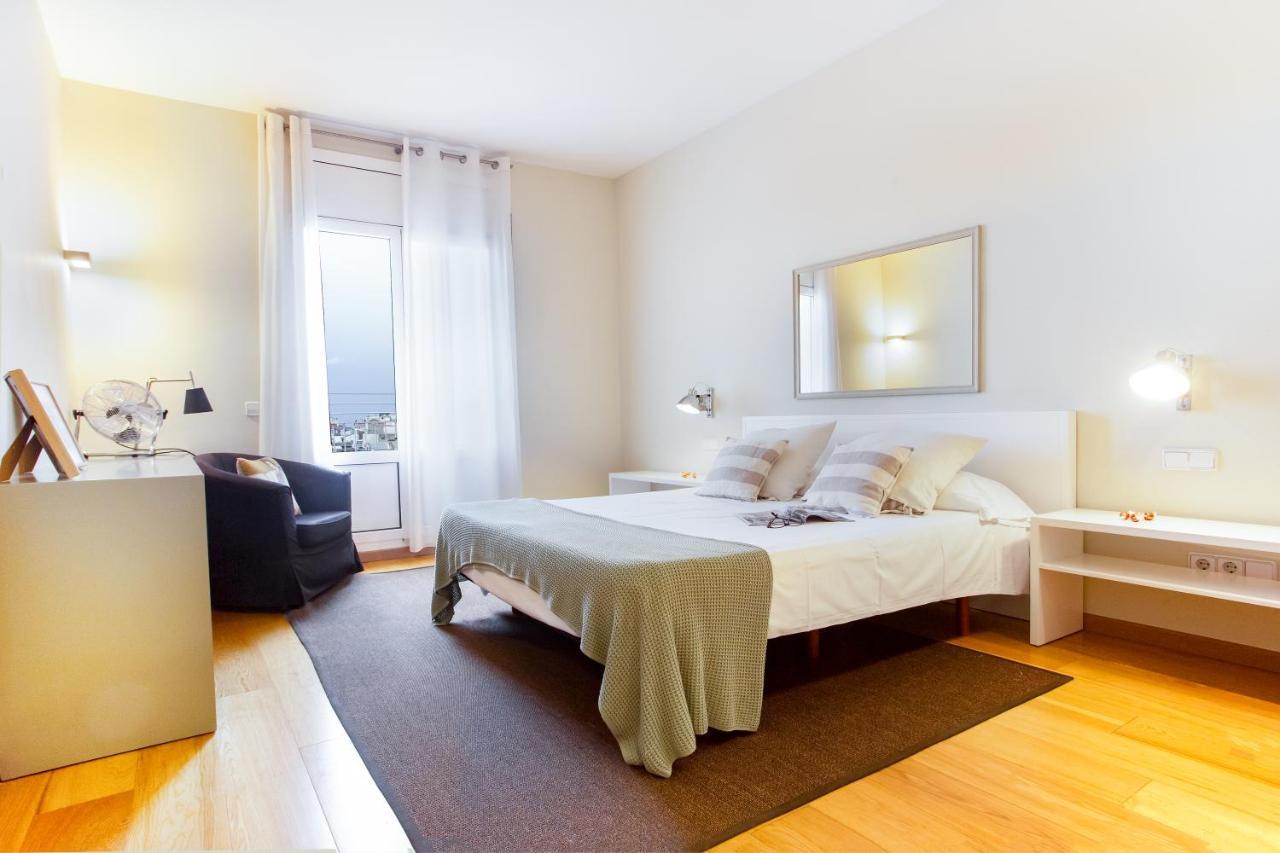 Friendly Rentals Gran Via Barcelona Exterior photo